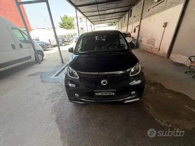 Usata Smart ForFour Superpassion 90 CV (66 kW) 2019 Nero Utilitaria
