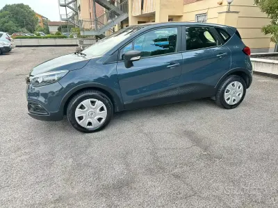 Usata Renault Captur 110 CV (80 kW) 2015 Blu SUV