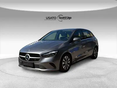 Usata Mercedes 180 Advanced 116 CV (85 kW) 2023 Grigio Berlina