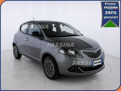 Usata Lancia Ypsilon 70 CV (51 kW) 2024 Grigio Utilitaria