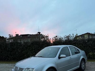 Usata VW Bora Trendline 125 CV (91 kW) 2001 Grigio Berlina