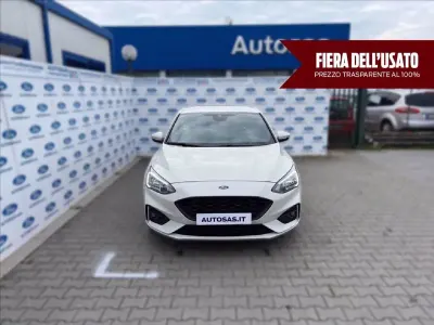 Usata Ford Focus ST-Line 125 CV (91 kW) 2022 Bianco metallizzato Berlina