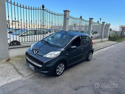 Grigio Usata 2009 Peugeot 107 Utilitaria | 4000 € (Buon prezzo)