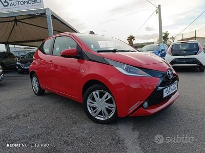Usata Toyota Aygo Cool 69 CV (50 kW) 2015 Rosso Utilitaria