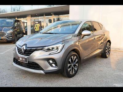 Käytetty Renault Captur Techno 91 HP (66 kW) 2024 Harmaa Katumaasturi