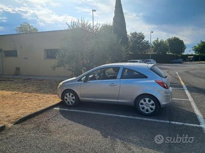 Usata Opel Corsa 2009 Grigio Coupé