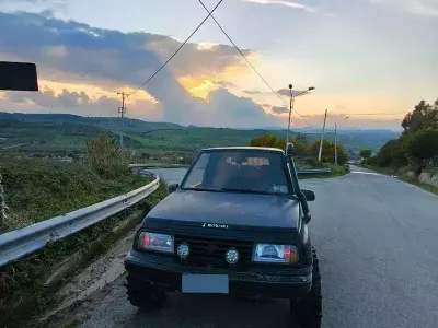 Usata Suzuki Vitara 75 CV (55 kW) 1990 Nero SUV
