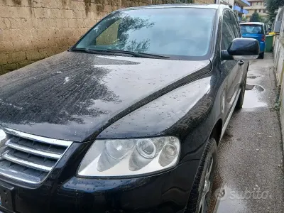 Usata VW Touareg 174 CV (127 kW) 2007 Nero SUV