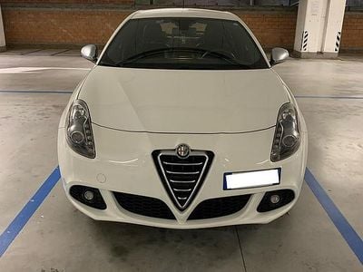 Usata Alfa Romeo Giulietta Distinctive 170 CV (125 kW) 2010 Bianco Utilitaria