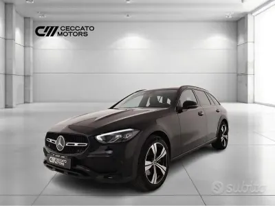 Usata Mercedes C220 200 CV (147 kW) 2022 Nero Station wagon