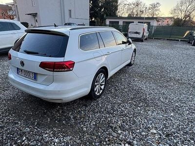 Usata VW Passat Business 120 CV (88 kW) 2018 Bianco Station wagon