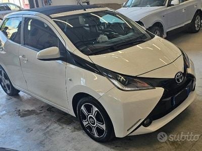 Usata Toyota Aygo 69 CV (50 kW) 2018 Bianco Utilitaria