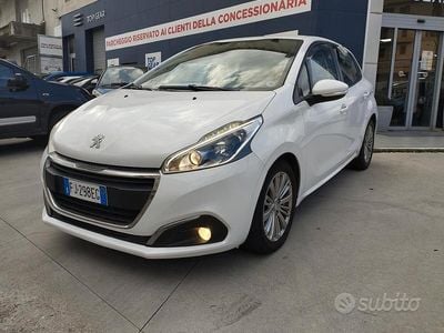 Usata Peugeot 208 Active 75 CV (55 kW) 2017 Bianco Utilitaria