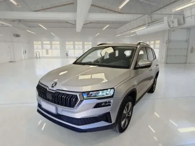 Usata Skoda Karoq Executive 116 CV (85 kW) 2023 Argento SUV