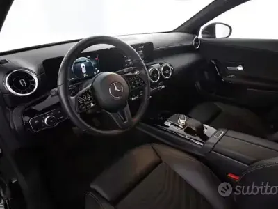 Usata Mercedes A180 Business 116 CV (85 kW) 2018 Nero Berlina