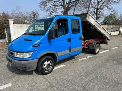 usata Iveco Daily sette posti tre laterali