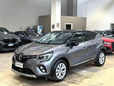 Usata Renault Captur Intens 145 CV (106 kW) 2022 Gris cassiope'e SUV