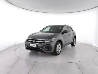 Käytetty VW T-Roc R-line 150 HP (110 kW) 2022 Harmaa Katumaasturi