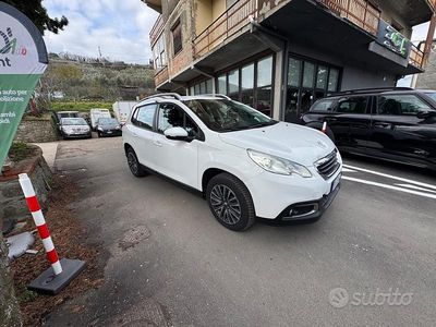 Usata Peugeot 2008 Active 74 CV (54 kW) 2015 Bianco SUV