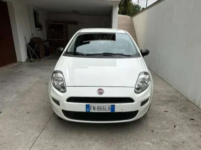 Usata Fiat Punto Street 69 CV (50 kW) 2018 Bianco Utilitaria