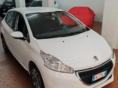 Occasion Peugeot 208 68 ch (50 kW) 2014 Blanc Citadine