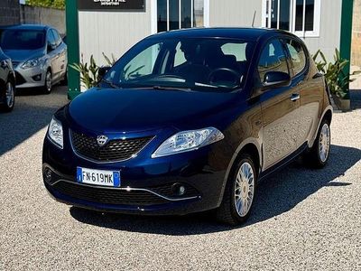 Usata Lancia Ypsilon Gold 80 CV (58 kW) 2018 Blu Utilitaria