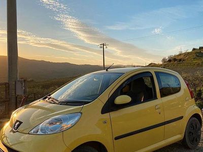 Usata Peugeot 107 54 CV (39 kW) 2007 Giallo Utilitaria