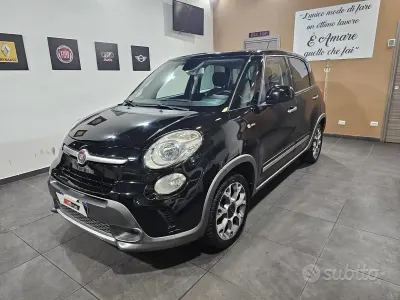 Usado Fiat 500L Trekking 95 CV (69 kW) 2016 Negro Monovolumen