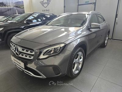 Usata Mercedes GLA200 136 CV (100 kW) 2018 Gray SUV