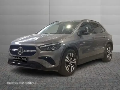 Käytetty Mercedes GLA200 Advanced Plus 150 HP (110 kW) 2024 Harmaa Katumaasturi