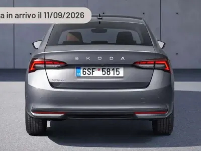 Nuova Skoda Octavia Executive 150 CV (110 kW) 2025 Argento Berlina