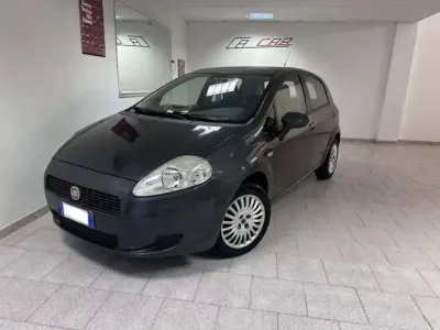 Usata Fiat Grande Punto Dynamic 77 CV (56 kW) 2008 Grigio Utilitaria