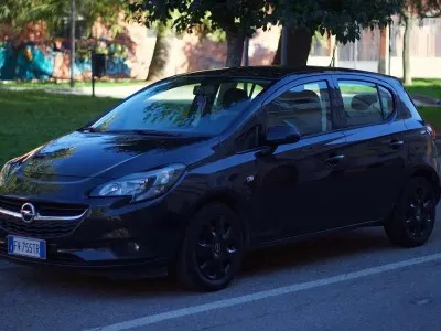 Usata Opel Corsa Cosmo 75 CV (55 kW) 2015 Nero Utilitaria