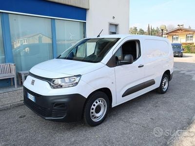 Usata Fiat Doblò 100 CV (73 kW) 2023 Bianco Monovolume