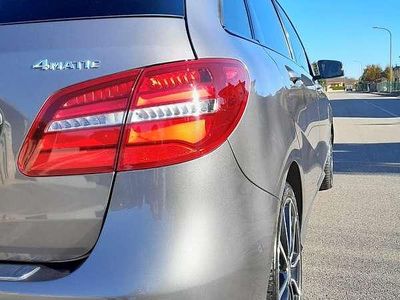 Usata Mercedes B200 Premium 136 CV (100 kW) 2016 Grigio Monovolume