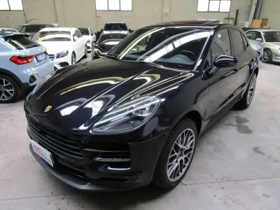 Usata Porsche Macan 245 CV (180 kW) 2020 Jet black metallic SUV