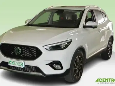 Usata MG ZS Luxury 111 CV (81 kW) 2023 Bianco SUV