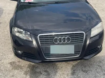 Usata Audi A3 105 CV (77 kW) 2009 Bluazzurro Utilitaria