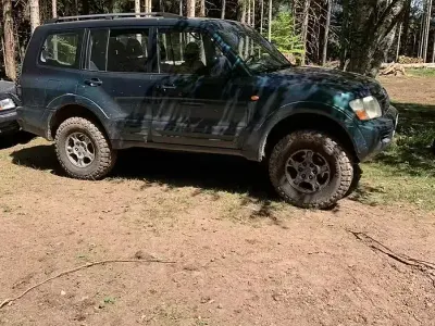 Usata Mitsubishi Pajero 2001 Verde SUV