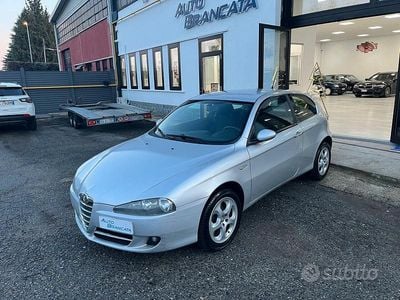 Usata Alfa Romeo 147 105 CV (77 kW) 2008 Grigio Utilitaria