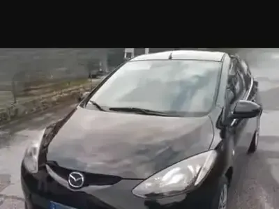 Usata Mazda 2 75 CV (55 kW) 2009 Nero Utilitaria