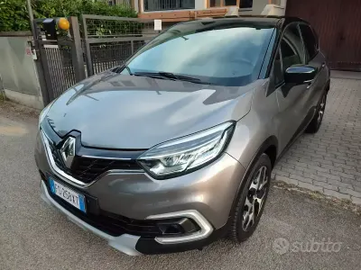 Usata Renault Captur 90 CV (66 kW) 2018 Grigio SUV
