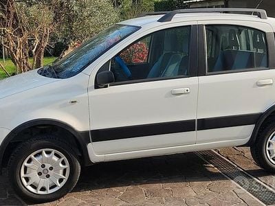 Occasion Fiat Panda 4x4 Climbing 60 ch (44 kW) 2008 Blanc Citadine