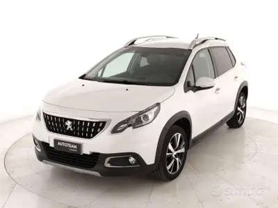Usata Peugeot 2008 Allure 110 CV (80 kW) 2016 Bianco SUV