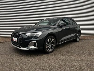 Nuova Audi A3 e-tron 2025 Grigio Utilitaria