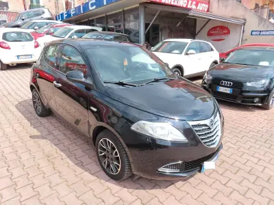 Usata Lancia Ypsilon Platinum 95 CV (69 kW) 2013 Nero Utilitaria