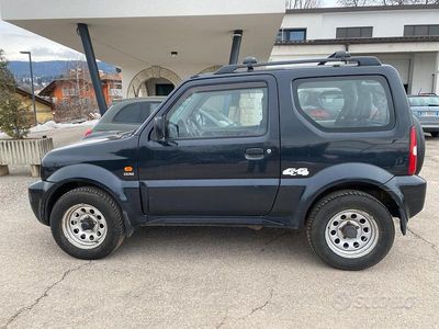 Usata Suzuki Jimny 85 CV (62 kW) 2006 Nero SUV