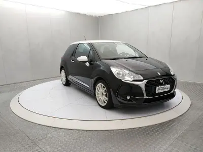 Usata DS Automobiles DS3 So Chic 75 CV (55 kW) 2017 Nero Utilitaria