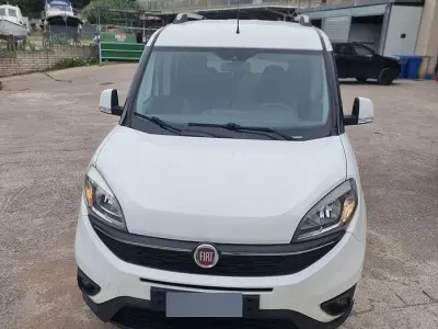 Usata Fiat Doblò 105 CV (77 kW) 2019 Monovolume