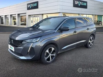 Usata Peugeot 5008 Allure 131 CV (96 kW) 2024 Grigio scuro SUV